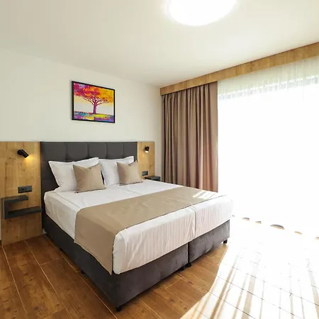 Complex Lavalliere &