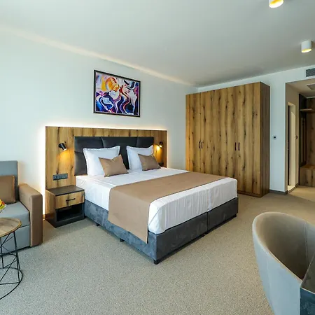 Complex Lavalliere &