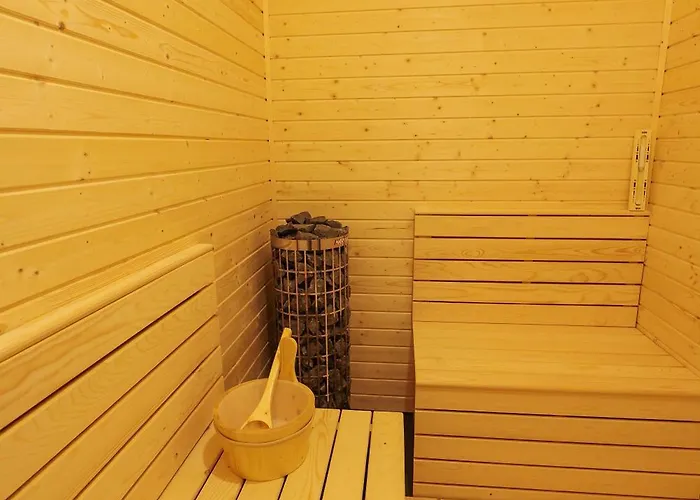 Lavalliere & Üdülőközpont *