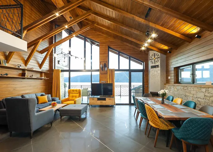 Lavalliere & Szarnica