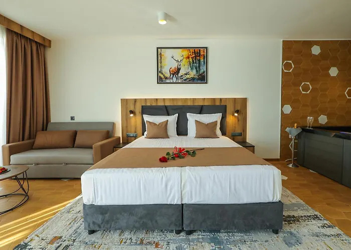 Lavalliere & Üdülőközpont *