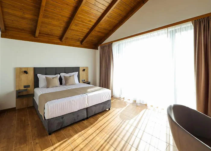 Lavalliere & Üdülőközpont