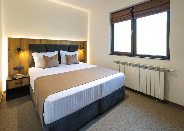 Lavalliere & Szarnica