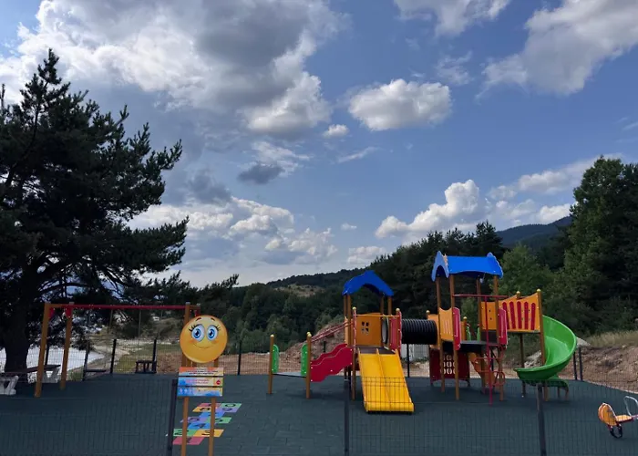 Üdülőközpont Lavalliere & *